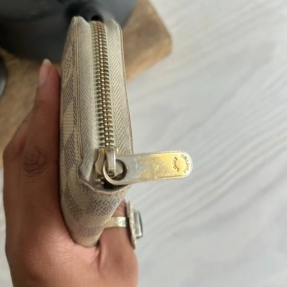 Louis Vuitton long zippy wallet - Picture 3 of 17